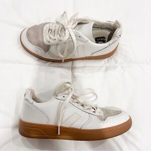 Veja V10 Trainers White With Gray Suede